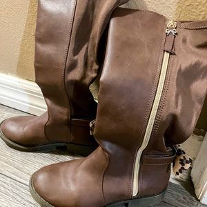 Girls equestrian style boots